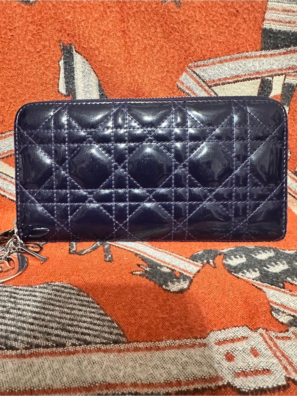 CHRISTIAN DIOR ❤️🌟 QUILTED PATENT LEATHER ZIPPY NAVY WALLET ⭐️
